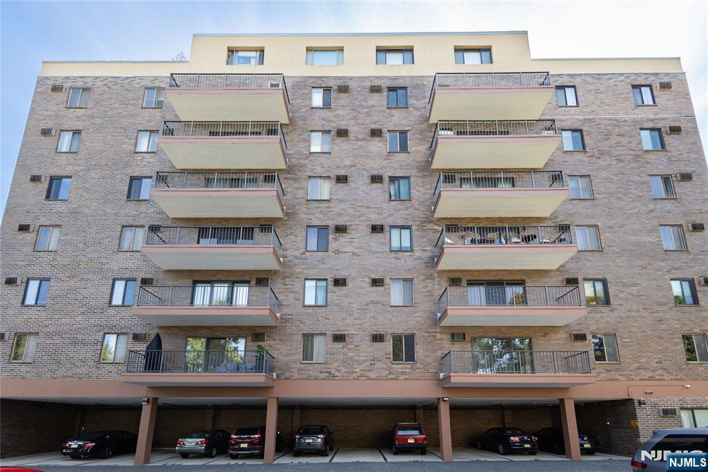 140 Euclid Avenue, Unit 1H Hackensack, NJ 07601 - Photo 2 of 39