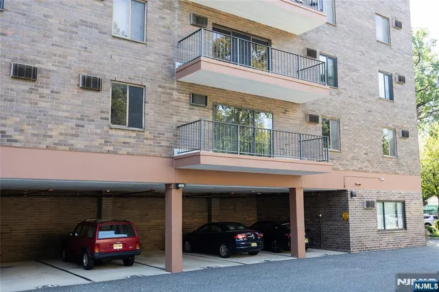 $319,000 | 140 Euclid Avenue, Unit 1H, Hackensack, NJ 07601