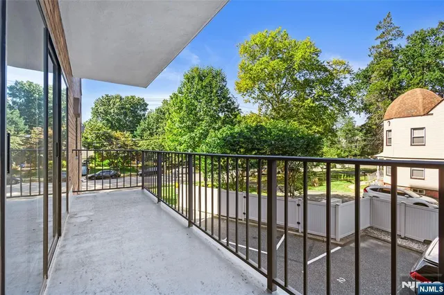 $319,000 | 140 Euclid Avenue, Unit 1H, Hackensack, NJ 07601