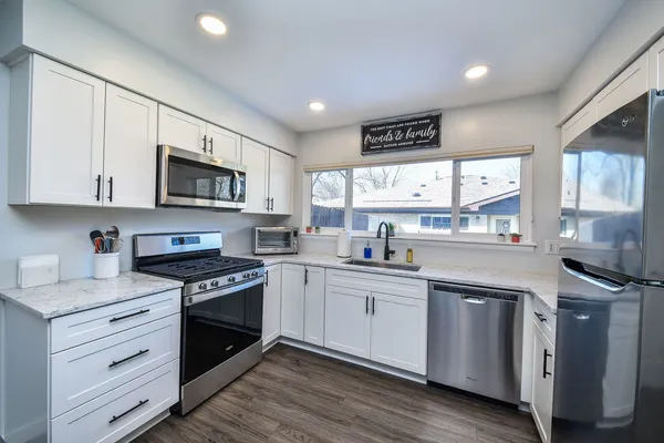 $275,000 | 327 South Jackson Street, Batavia, IL 60510