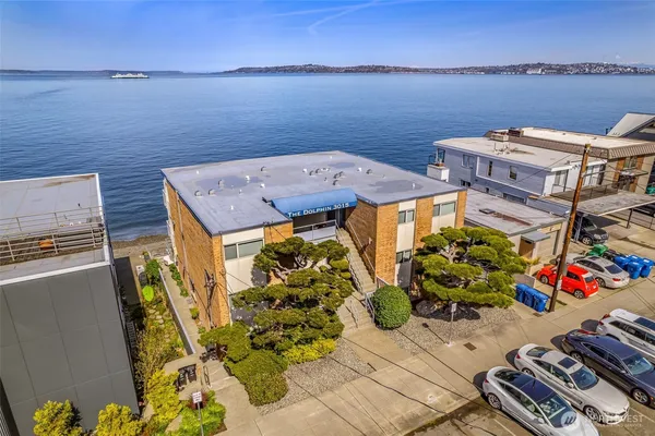 $4,500,000 | 3015 Alki Avenue Southwest, Seattle, WA 98116
