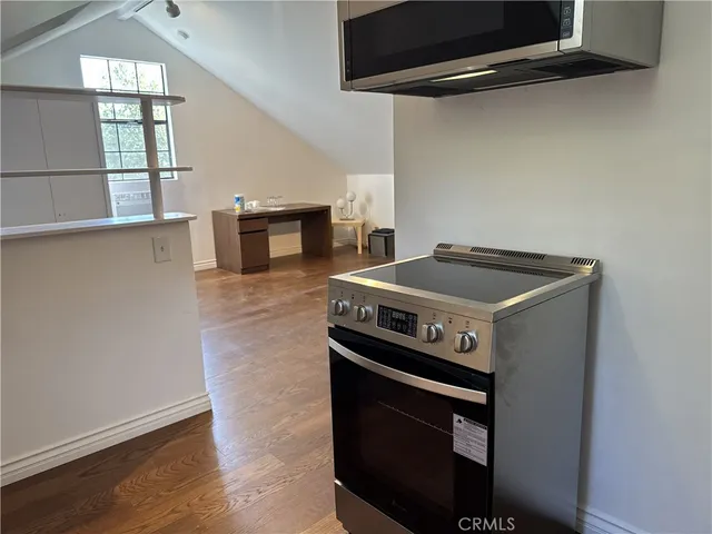 $1,700 | 23300 Raymond Street, Unit STUDIO, Chatsworth, CA 91311