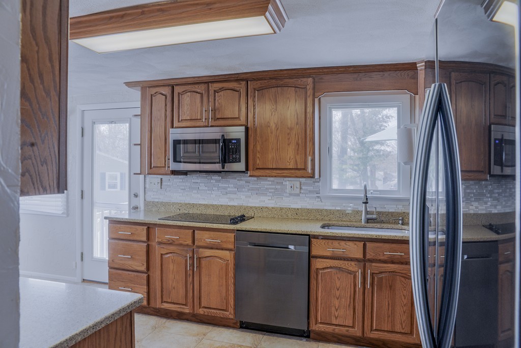 15 Worcester Road Peabody, MA 01960 - Photo 9 of 30 Gallery Image 9