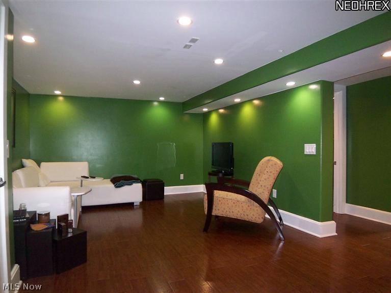 1505 Crest Road Cleveland Heights, OH 44121 - Photo 9 of 23