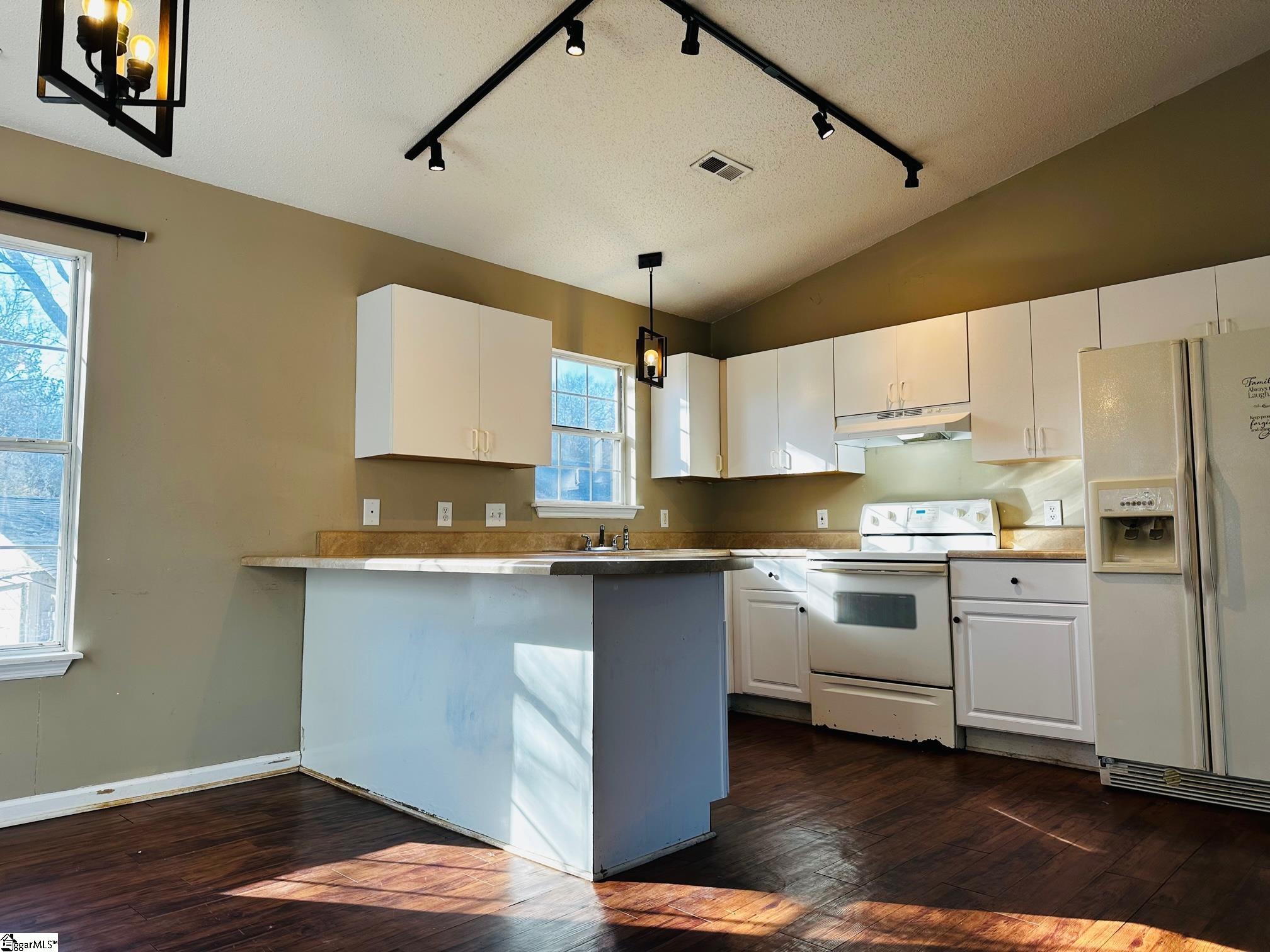 400 Gravley Road Greer, SC 29651 - Photo 12 of 23 Gallery Image 12
