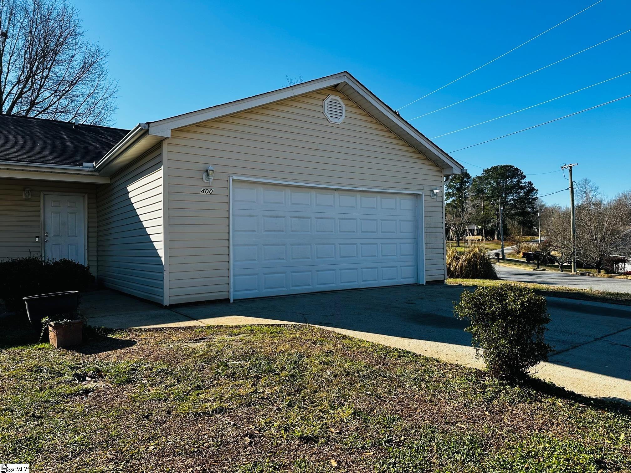 400 Gravley Road Greer, SC 29651 - Photo 5 of 23 Gallery Image 5
