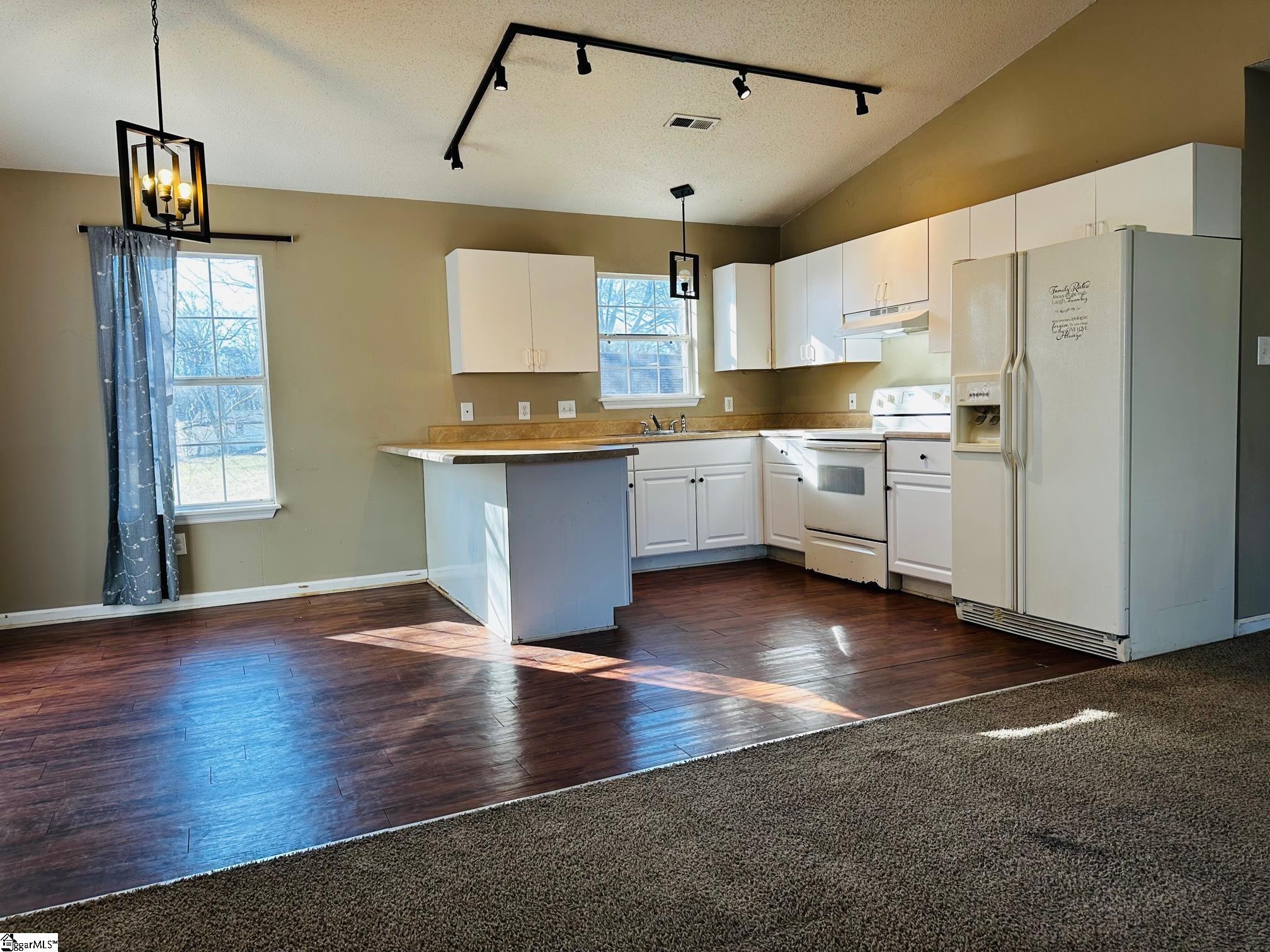 400 Gravley Road Greer, SC 29651 - Photo 9 of 23 Gallery Image 9