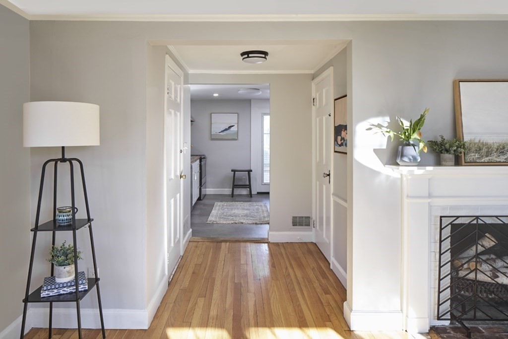 14 Mayflower Road Arlington, MA 02478 - Photo 4 of 11 Gallery Image 4