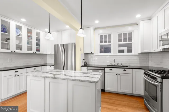 $775,000 | 900 Wolfe Street, Fredericksburg, VA 22401