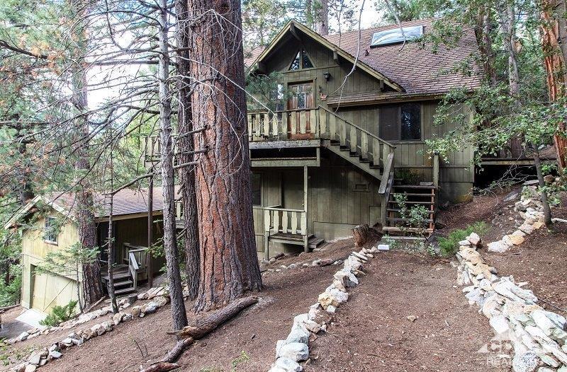 25390 Shadow Oaks Idyllwild, CA 92549 - Photo 5 of 38 a front view of a house with garden