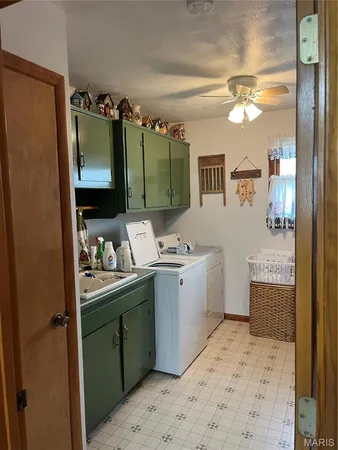 $176,000 | 811 South Court Street, Bowling Green, MO 63334