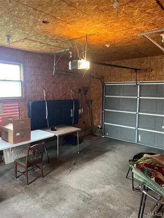 $176,000 | 811 South Court Street, Bowling Green, MO 63334