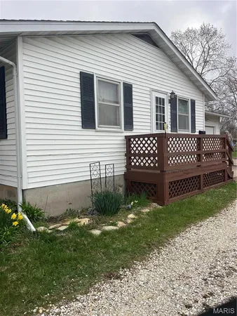 $176,000 | 811 South Court Street, Bowling Green, MO 63334