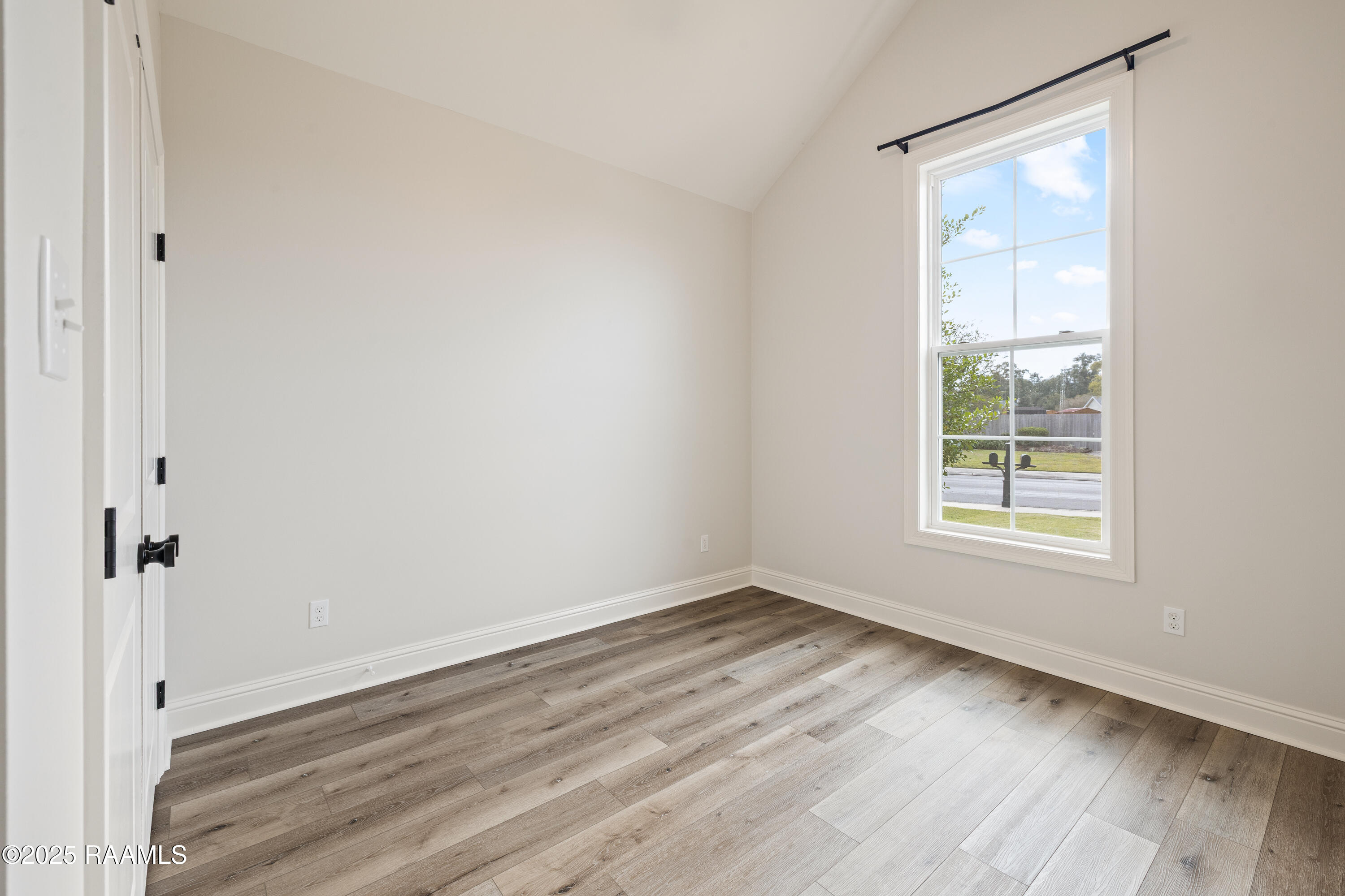 112 Sanctuary Lane Lafayette, LA 70503 - Photo 28 of 32 112 Sanctuary Ln-24