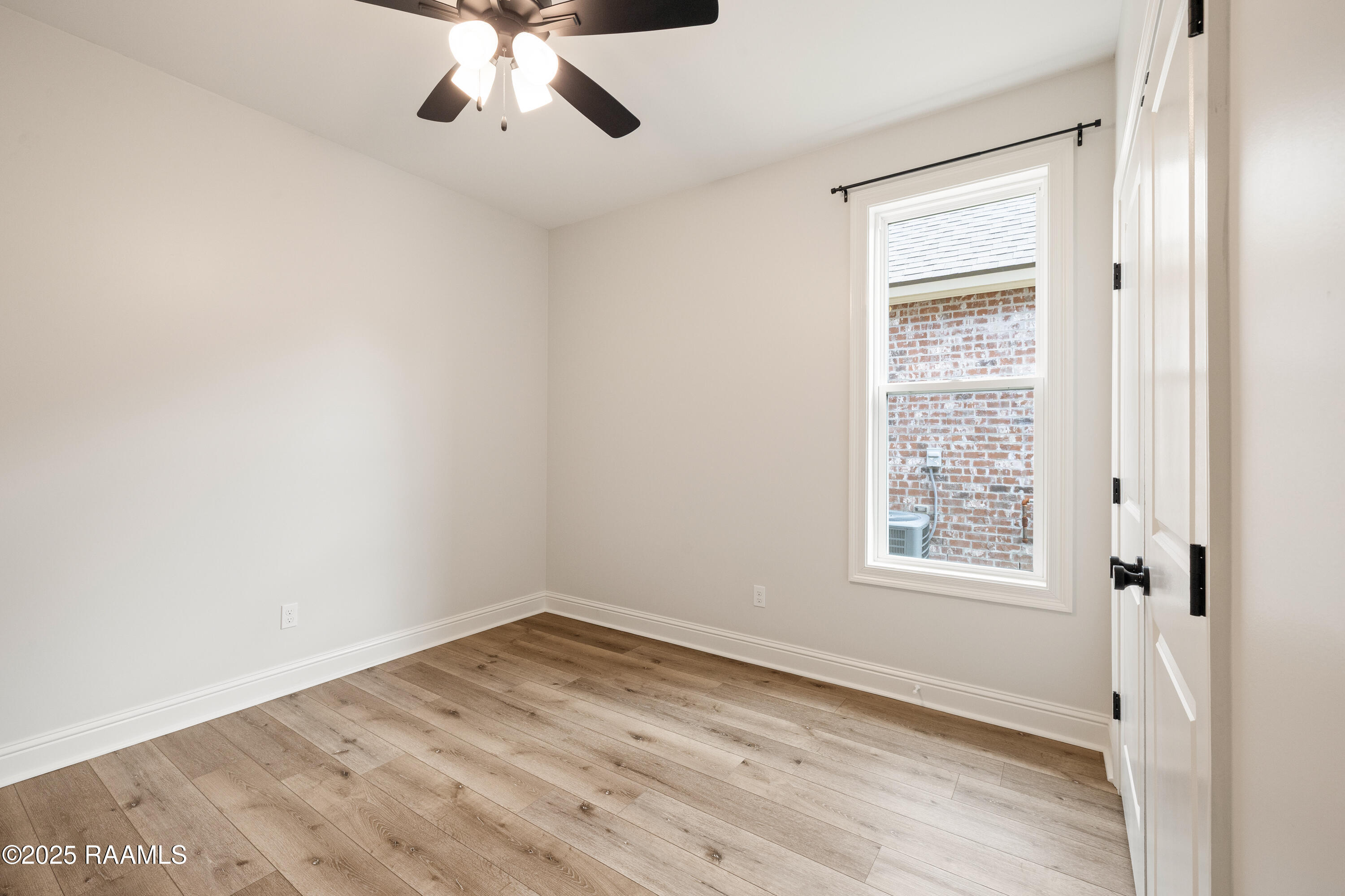 112 Sanctuary Lane Lafayette, LA 70503 - Photo 29 of 32 112 Sanctuary Ln-27