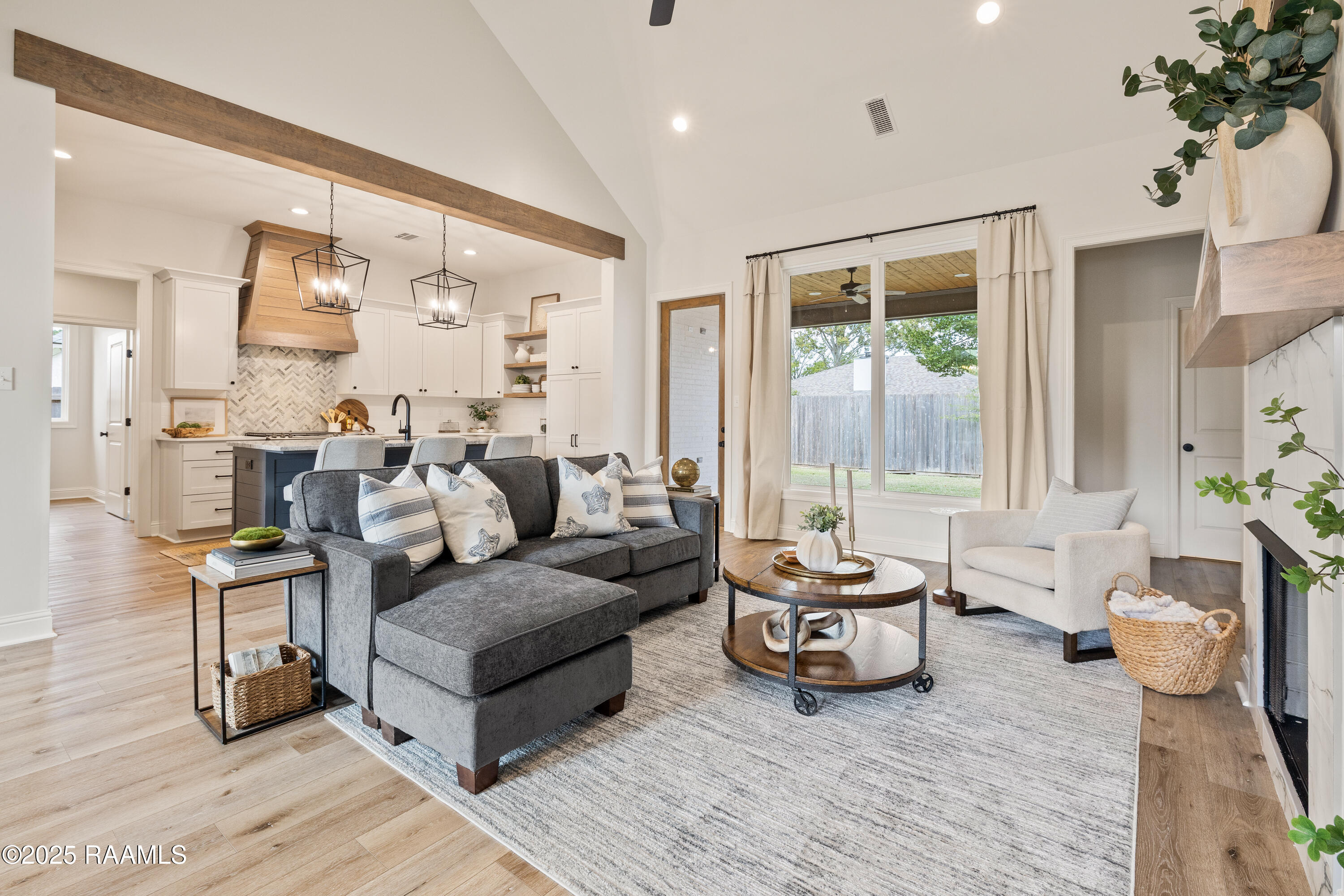 112 Sanctuary Lane Lafayette, LA 70503 - Photo 4 of 32 112 Sanctuary Ln-6