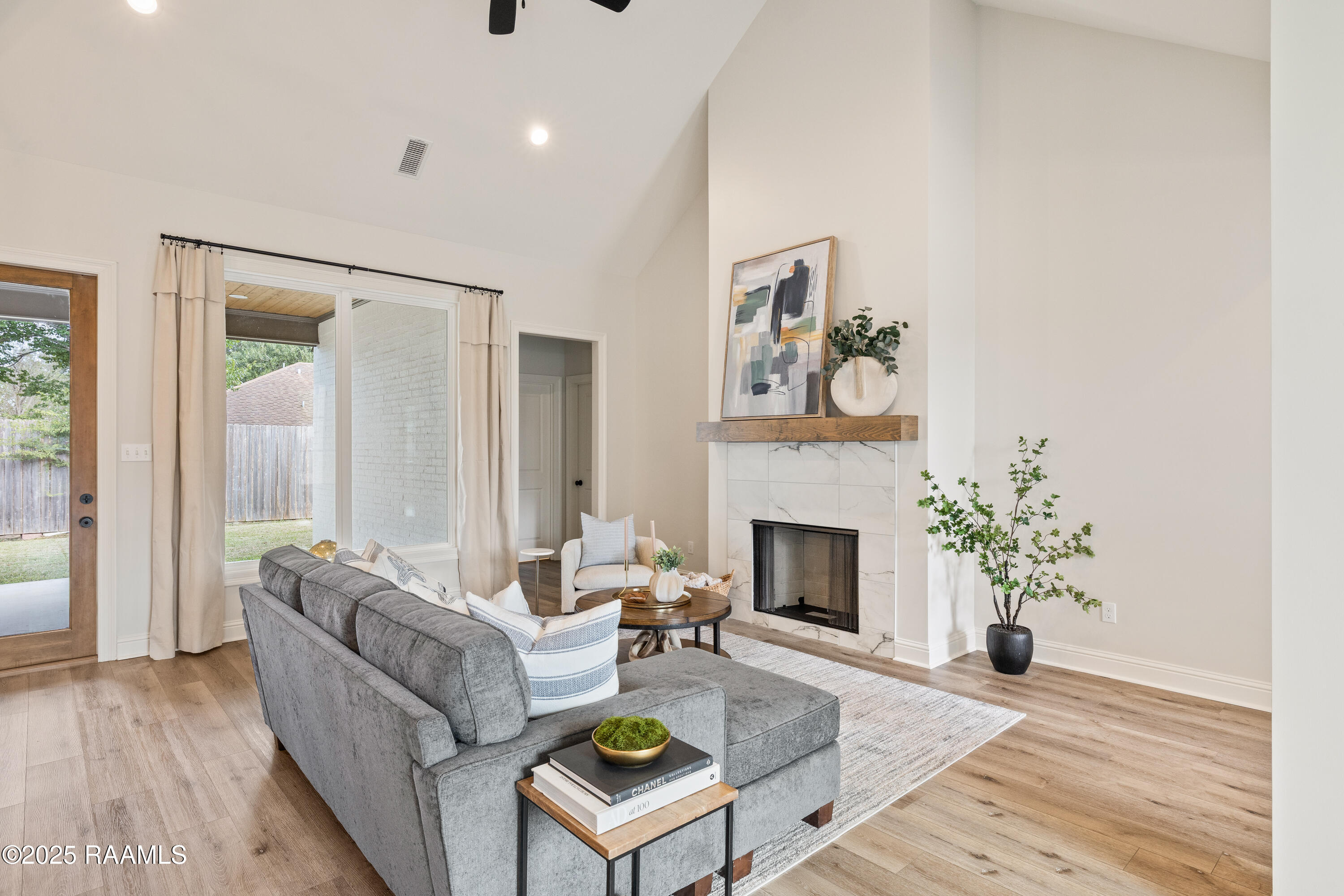 112 Sanctuary Lane Lafayette, LA 70503 - Photo 5 of 32 112 Sanctuary Ln-7