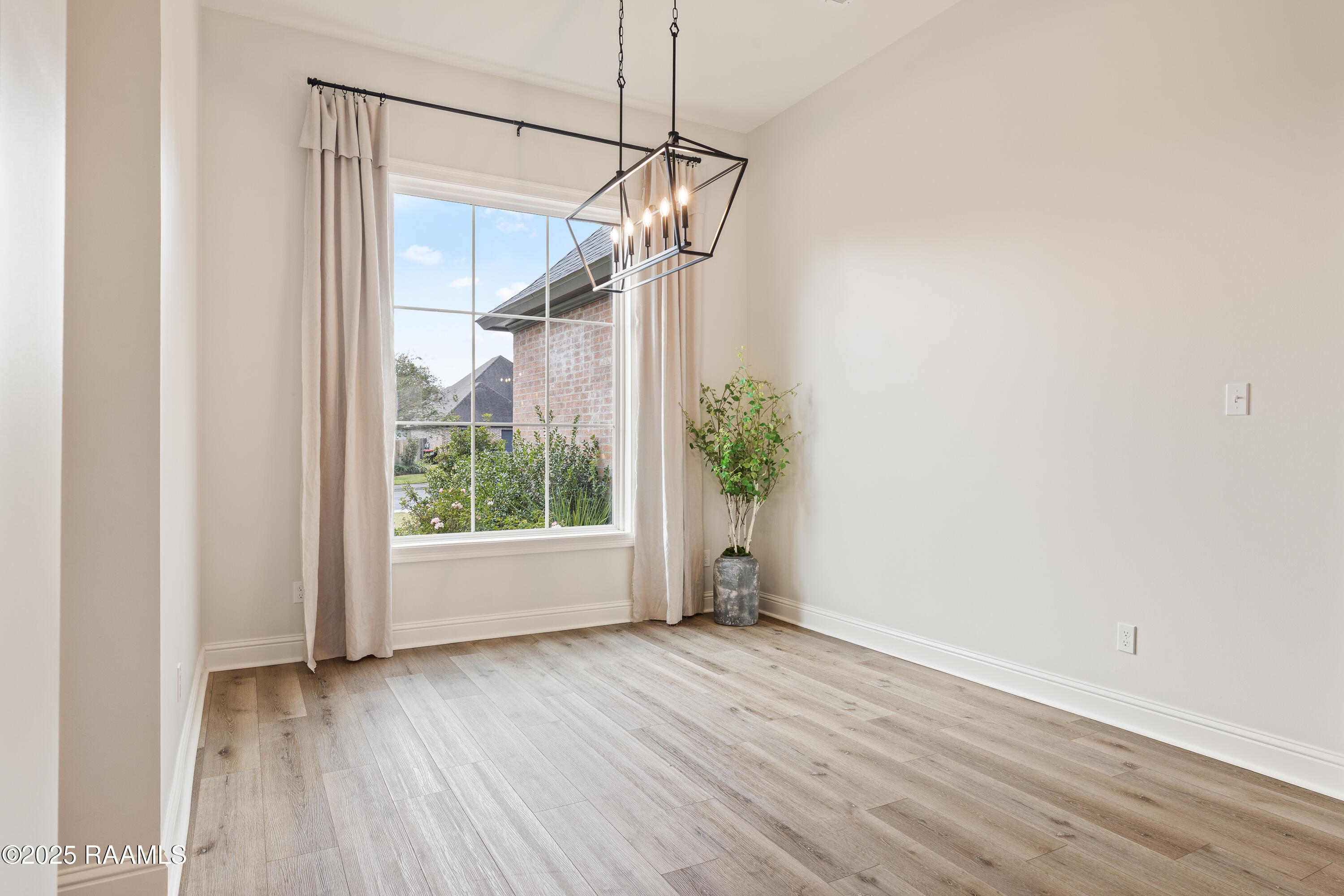 112 Sanctuary Lane Lafayette, LA 70503 - Photo 9 of 32 112 Sanctuary Ln-5