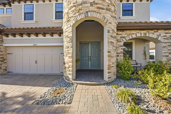 a view of livingroom with furniture and windows