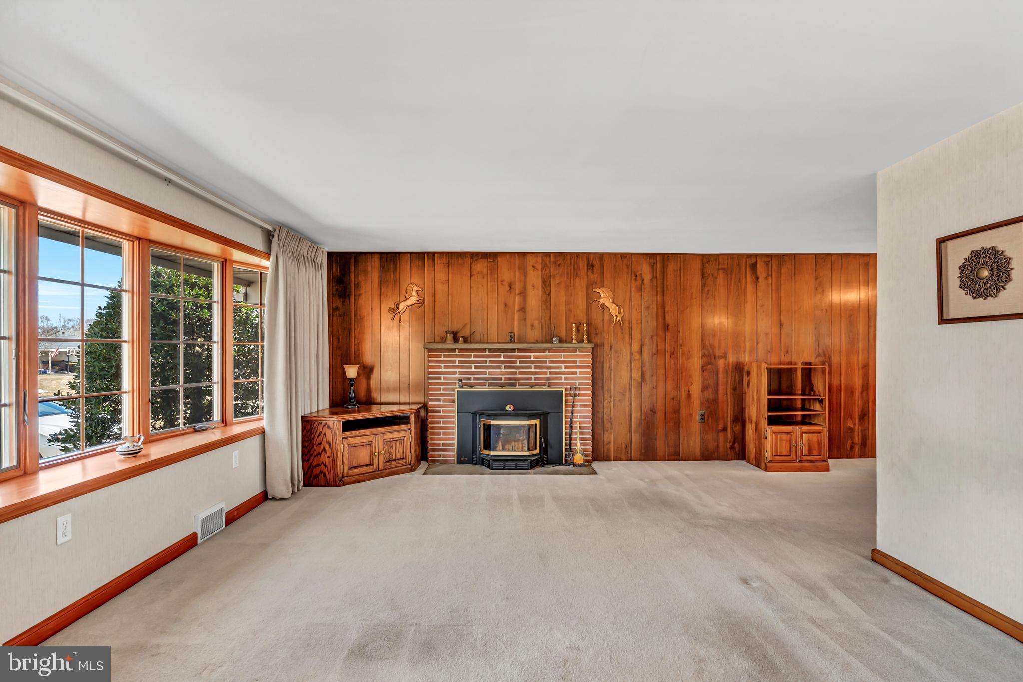 622 Winding Road Horsham, PA 19044 - Photo 4 of 28 Gallery Image 4