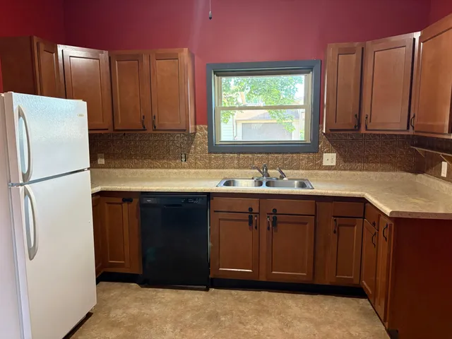 $105,000 | 764 3rd Avenue, Windom, MN 56101