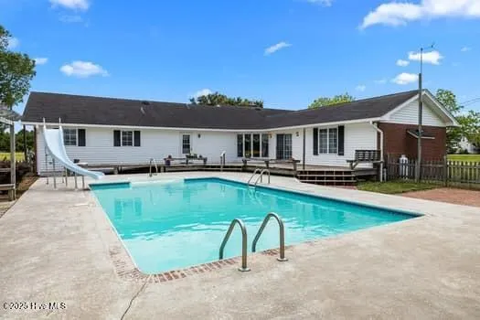 $499,999 | 117 Arthur Road, Beaufort, NC 28516