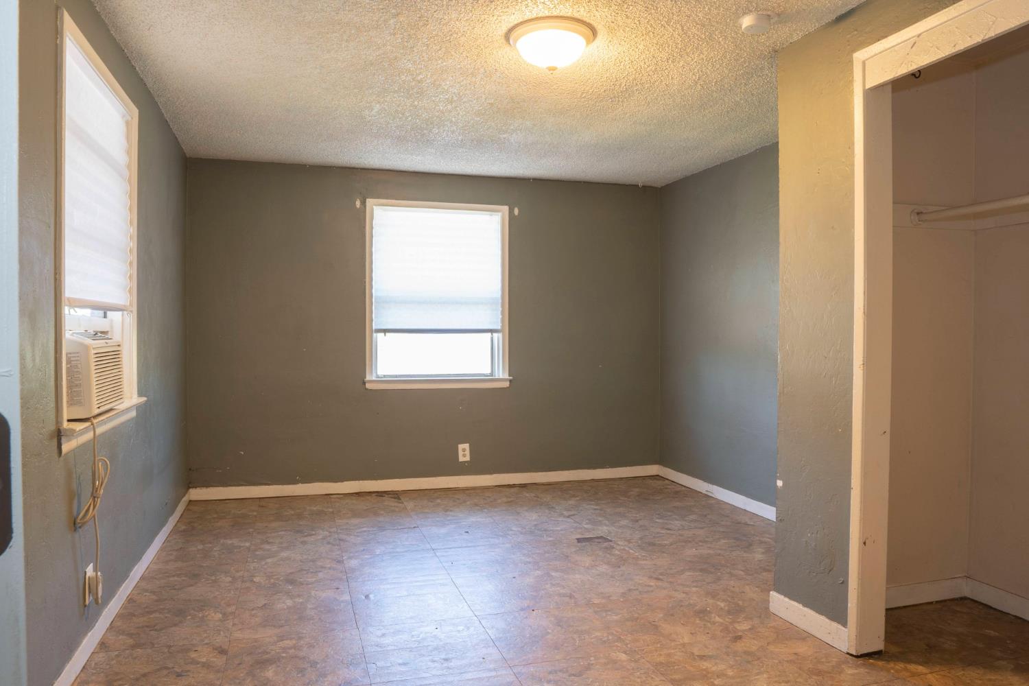 5028 East Balch Avenue Fresno, CA 93727 - Photo 8 of 38