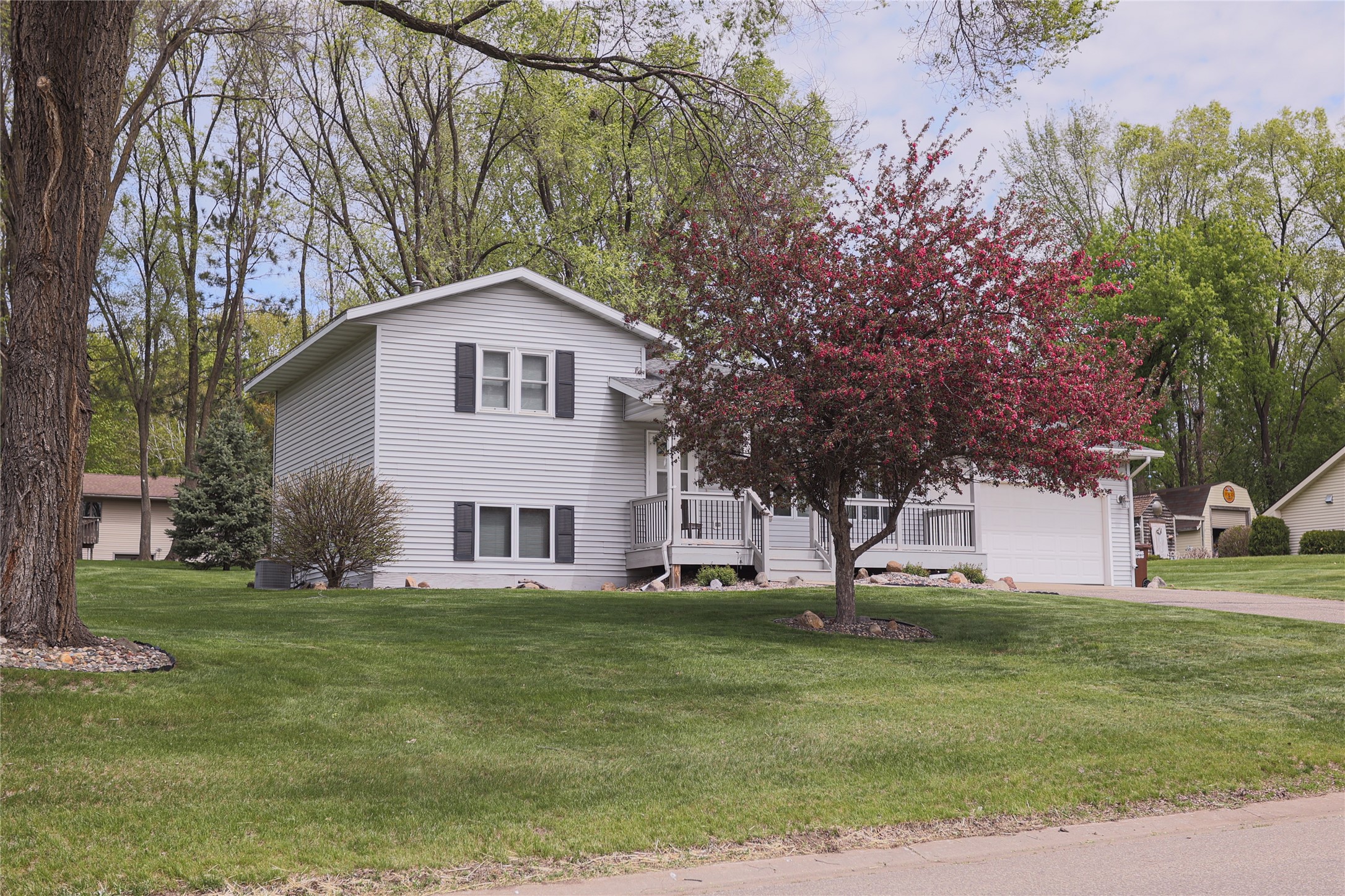 380 Flora Street South Prescott, WI 54021 - Photo 2 of 41
