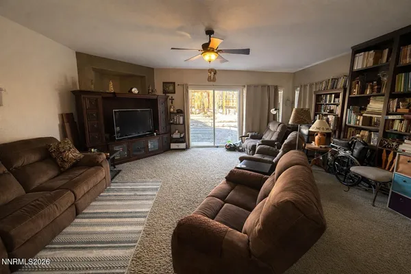 $464,900 | 672 Cardinal Circle, Fernley, NV 89408