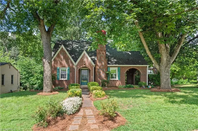 $437,500 | 800 Brent Street, Winston-Salem, NC 27103