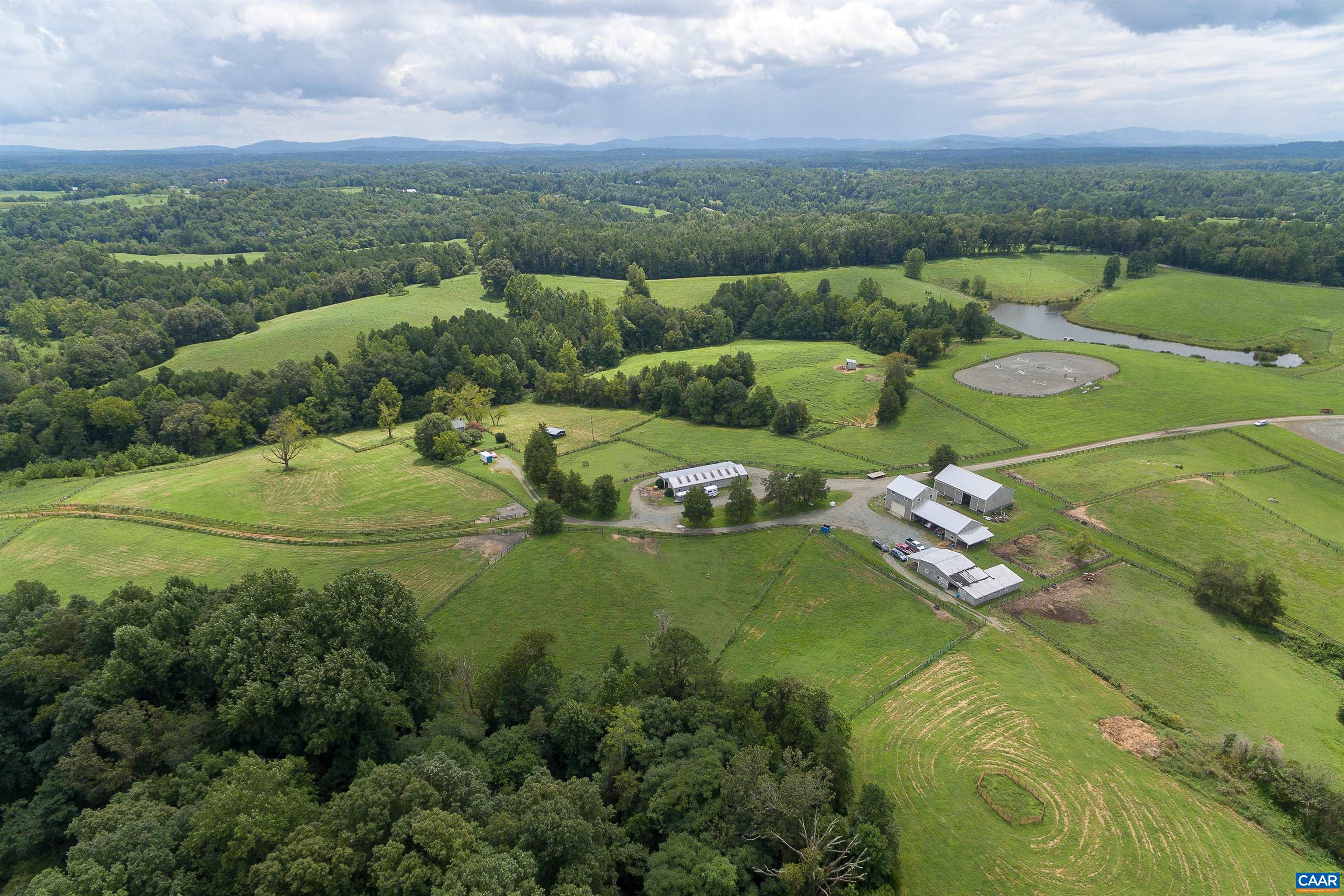 Summer view at HIDDEN FOX FARM