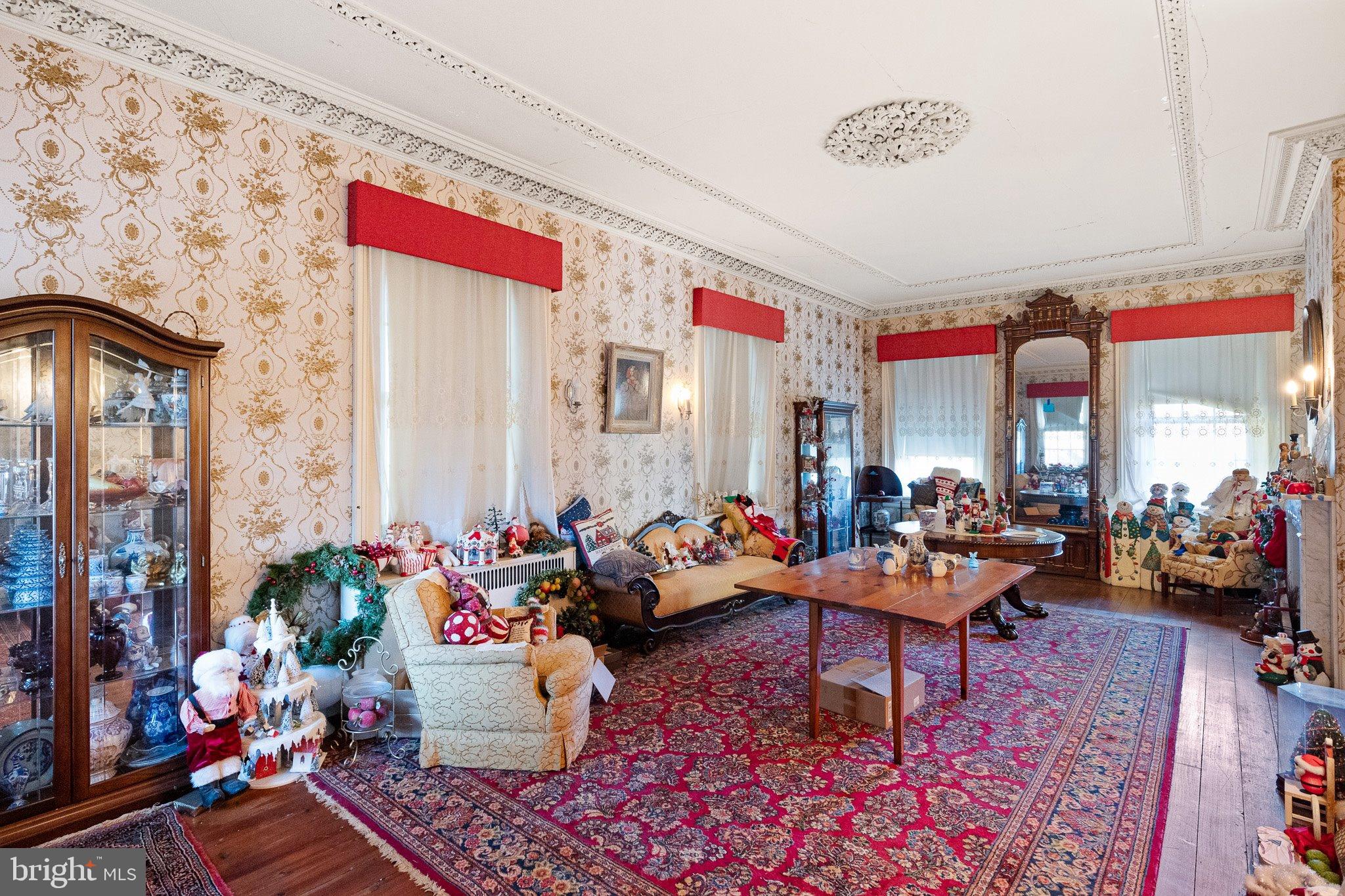 692 Bayview Road Middletown, DE 19709 - Photo 32 of 45 a living room filled with furniture