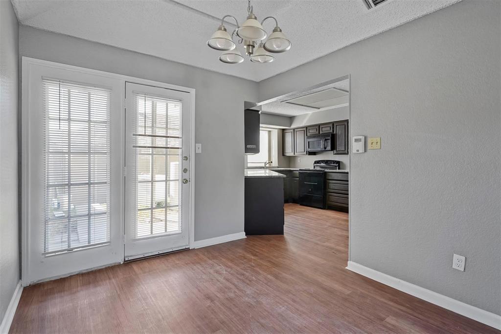 804 Custer Street Arlington, TX 76014 - Photo 6 of 21