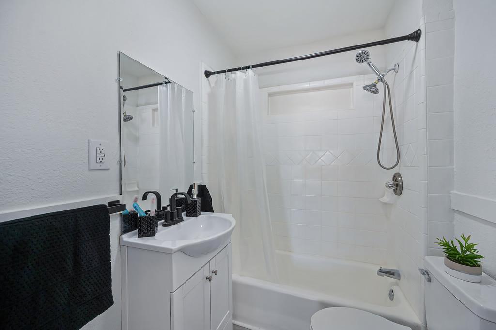 2820 Fruitridge Road Sacramento, CA 95820 - Photo 23 of 68
