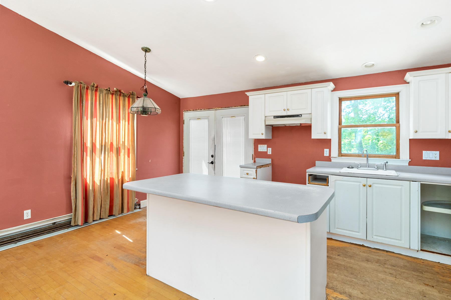 392 Ridge Road York, ME 03909 - Photo 7 of 33 392 Ridge Road
