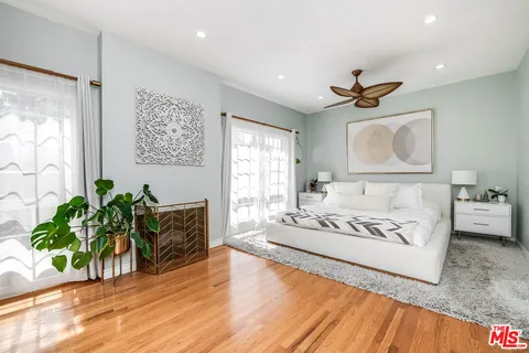$1,115,000 | 4444 Moorpark Way, Unit 202, Toluca Lake, CA 91602