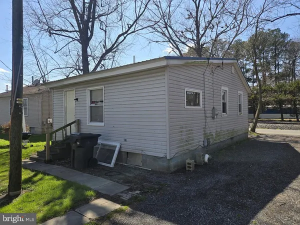 $185,700 | 60 East Railroad Avenue, Selbyville, DE 19975