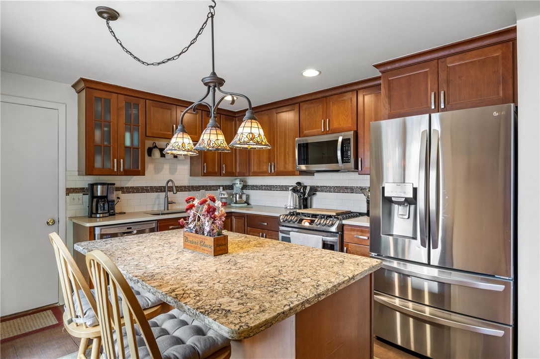 744 English Road Greece, NY 14616 - Photo 10 of 36