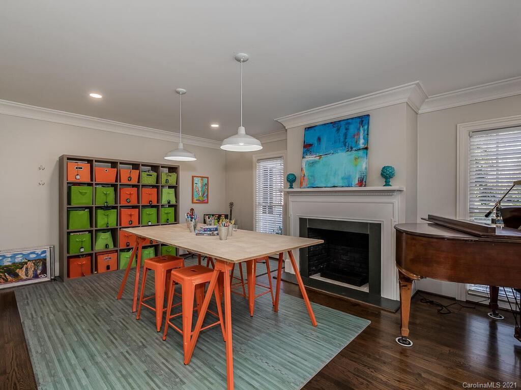 4730 Sentinel Post Road Charlotte, NC 28226 - Photo 4 of 33 Gallery Image 4