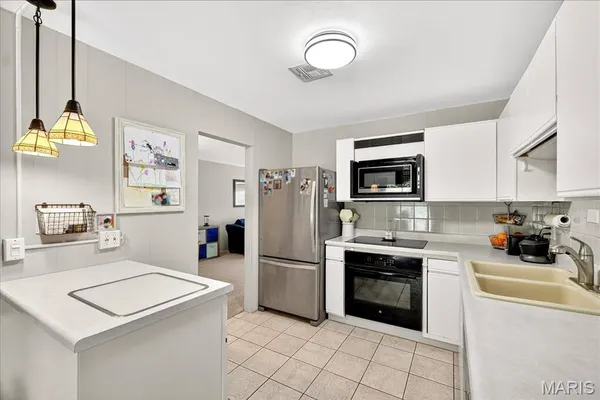 $299,000 | 1659 Pepperwood Drive, St. Louis, MO 63146
