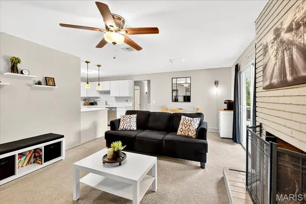 $299,000 | 1659 Pepperwood Drive, St. Louis, MO 63146