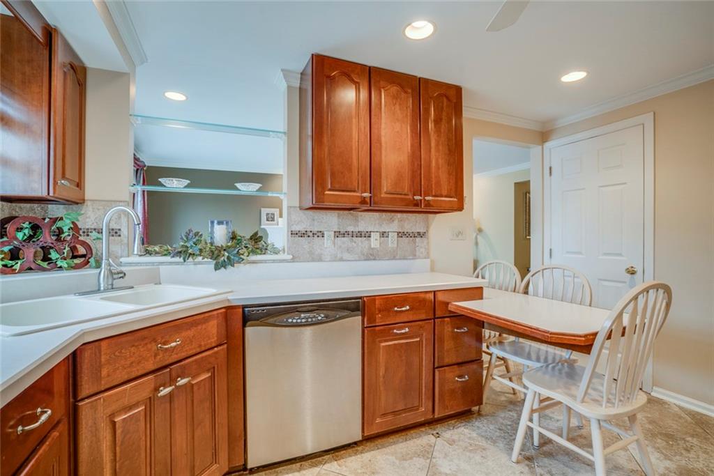 2173 Ramsey Road Monroeville, PA 15146 - Photo 6 of 25 Gallery Image 6
