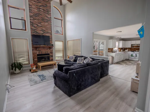 $490,000 | 1060 Elma Avenue, Elgin, IL 60120