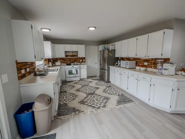 $490,000 | 1060 Elma Avenue, Elgin, IL 60120