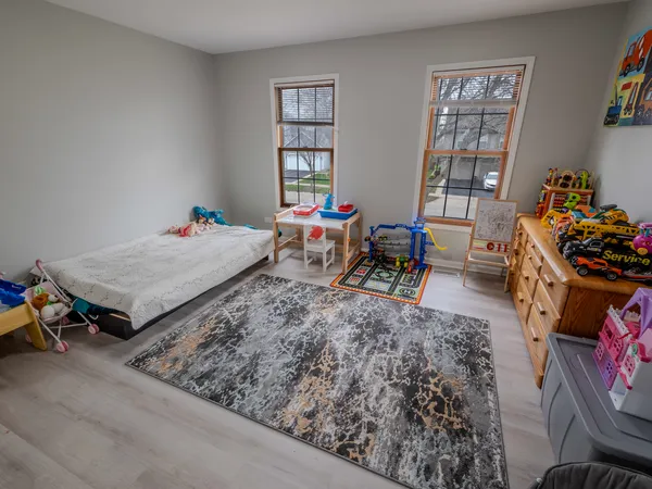 $490,000 | 1060 Elma Avenue, Elgin, IL 60120