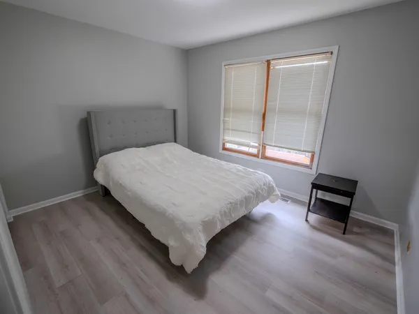 $490,000 | 1060 Elma Avenue, Elgin, IL 60120