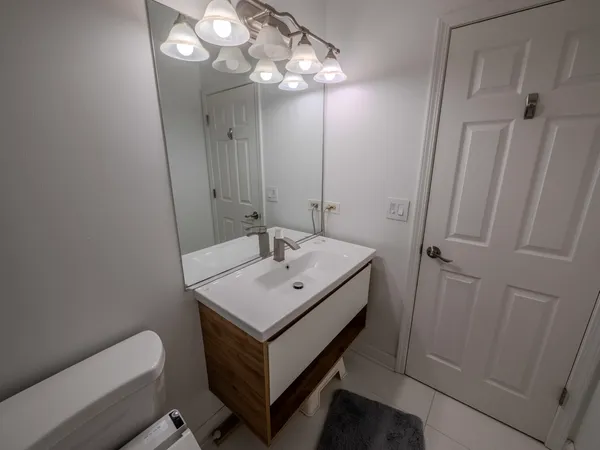 $490,000 | 1060 Elma Avenue, Elgin, IL 60120