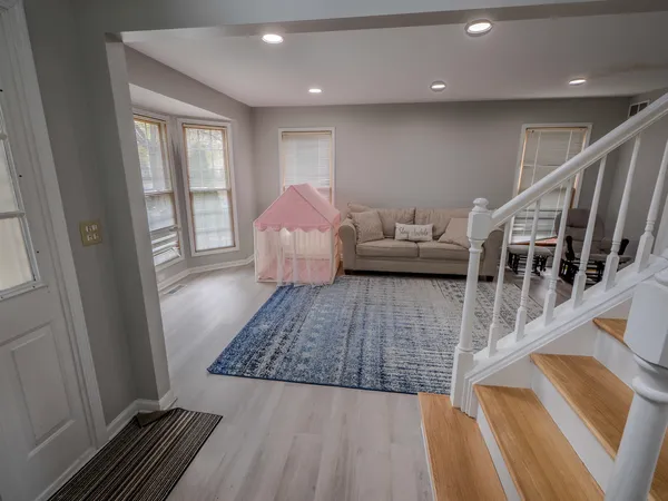 $490,000 | 1060 Elma Avenue, Elgin, IL 60120