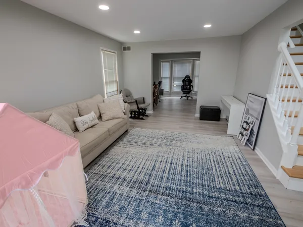 $490,000 | 1060 Elma Avenue, Elgin, IL 60120