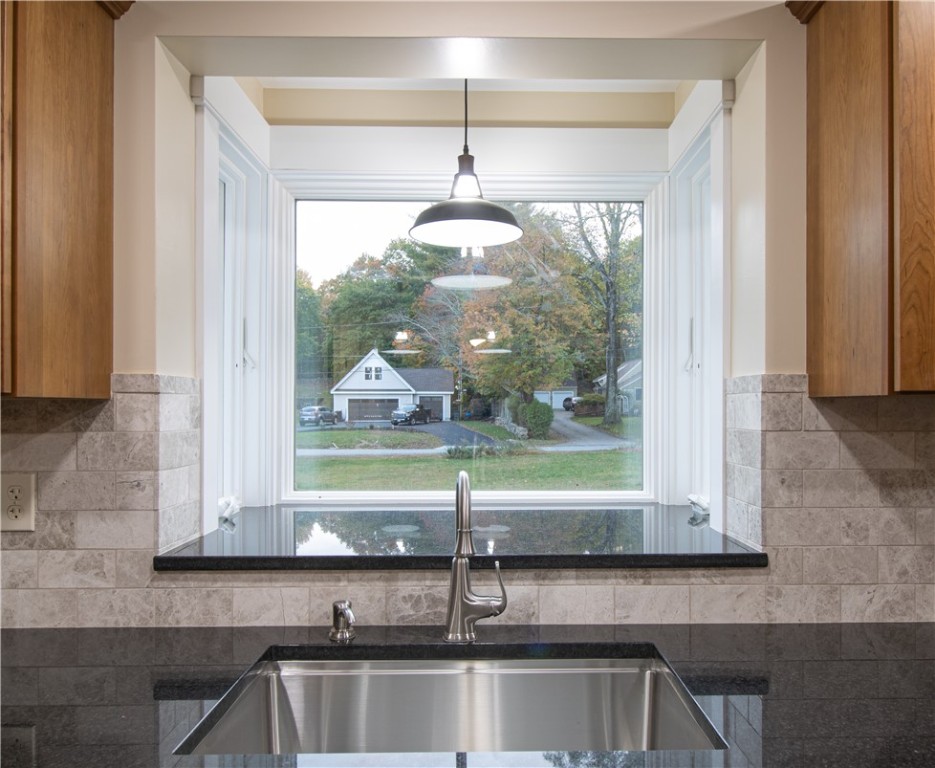 40 Maple Street Hopkinton, RI 02832 - Photo 8 of 20